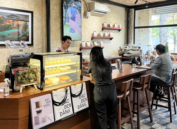 Mô hình quán cafe với 100 triệu